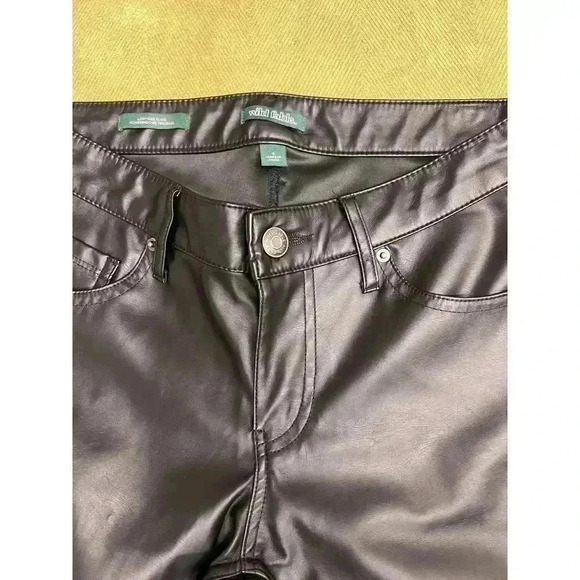 Black pleather Pants - Picture 2 of 4